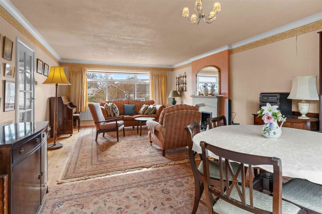Property photo 3 of 36