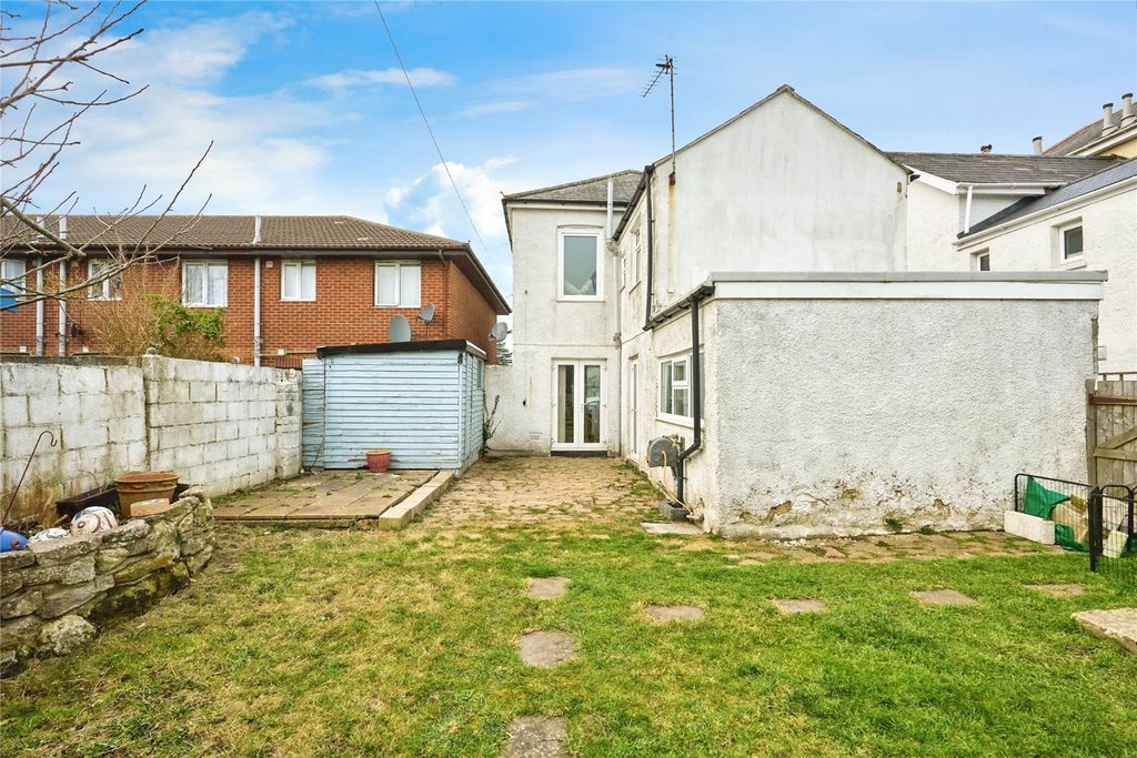 Property photo 2 of 17 Picture No. 16