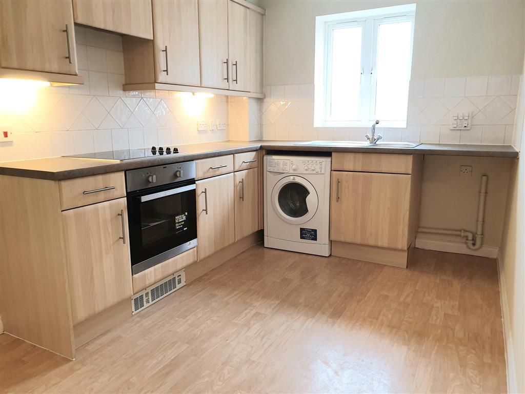 Property photo 2 of 10 Kitchen