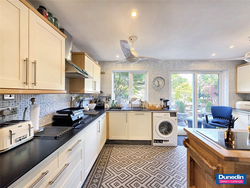 Property photo 2 of 17 Picture No. 09