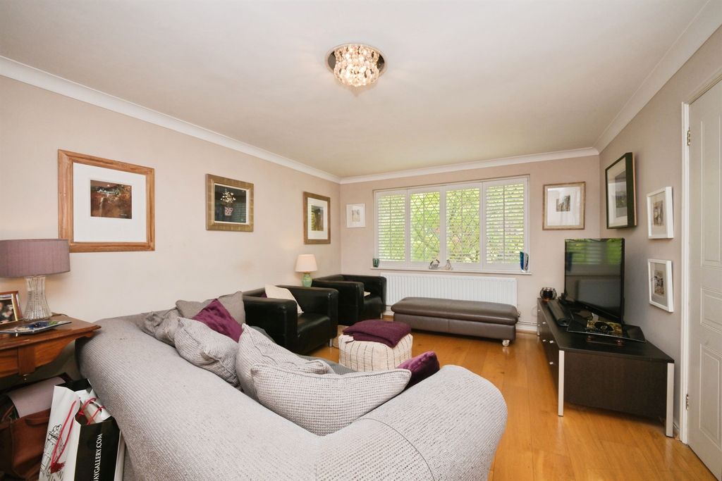 Property photo 2 of 25