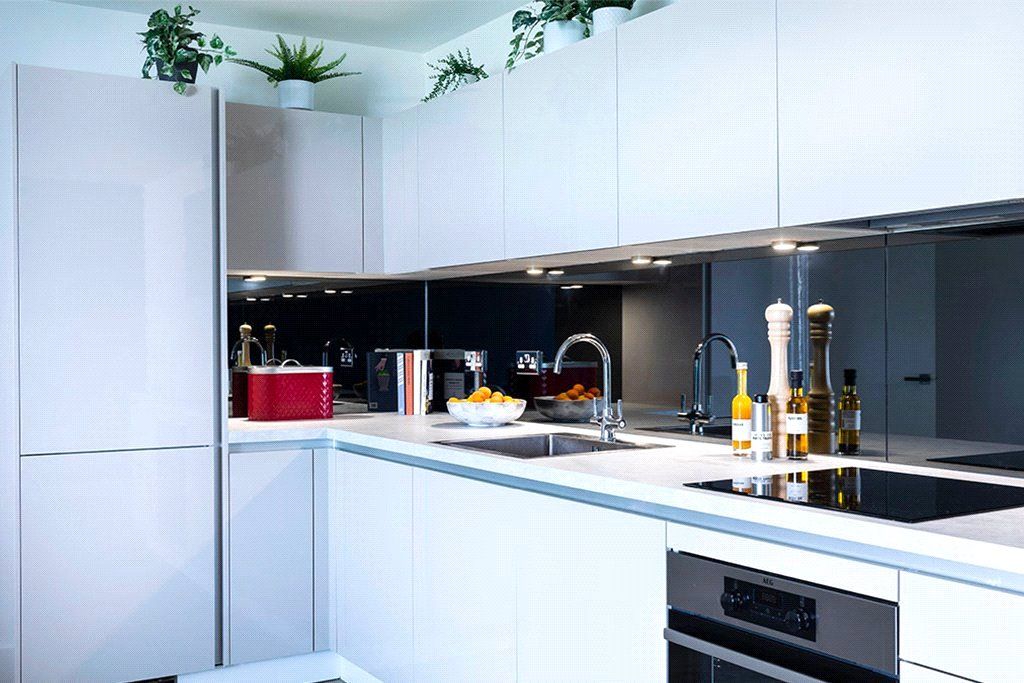 Property photo 3 of 9 Kitchen