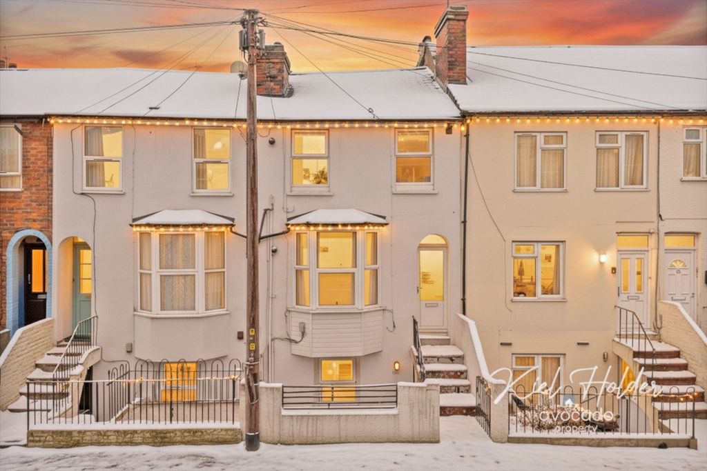 Property photo 1 of 15 4512360