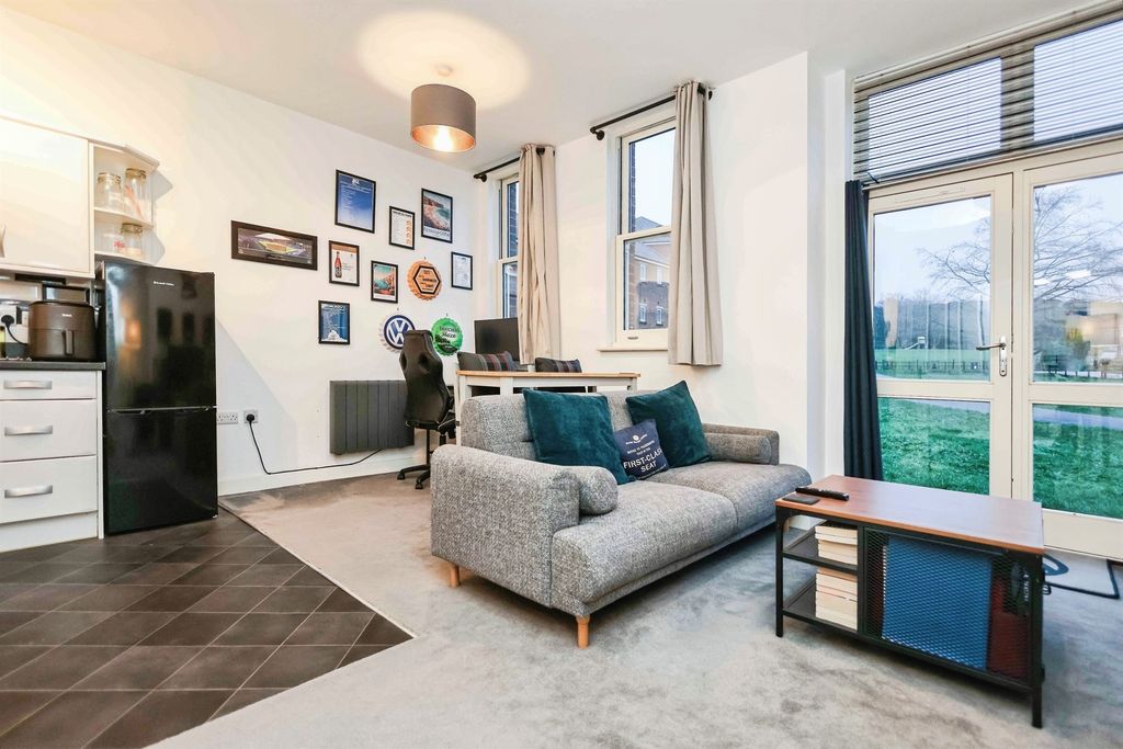 Property photo 3 of 17