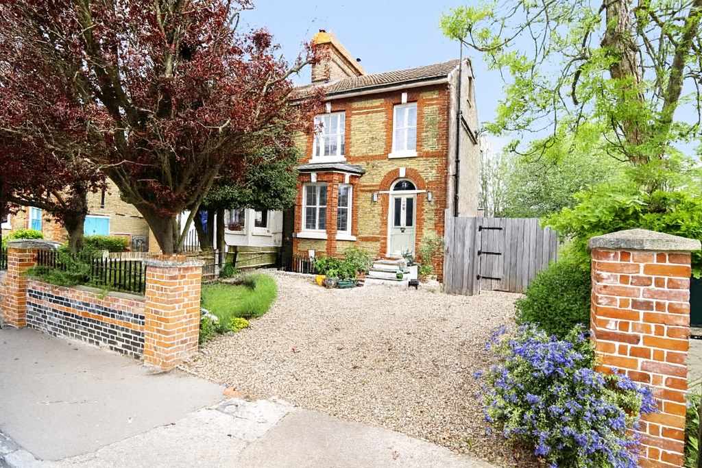 Property photo 1 of 22 Front (Exterior)