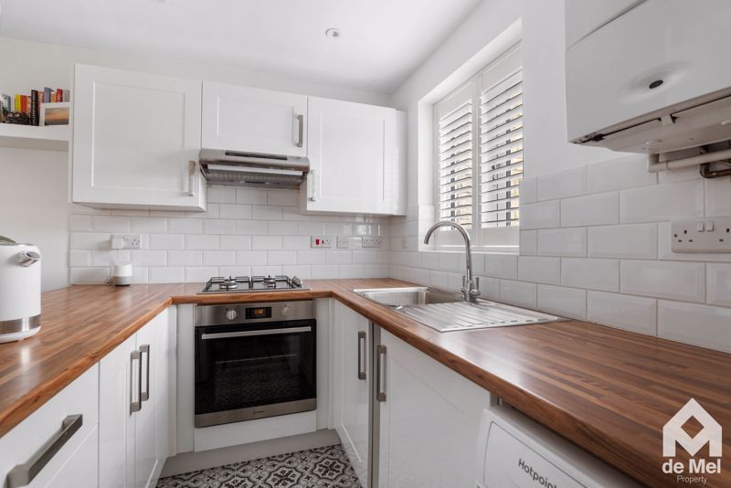 Property photo 2 of 9 Photo 6