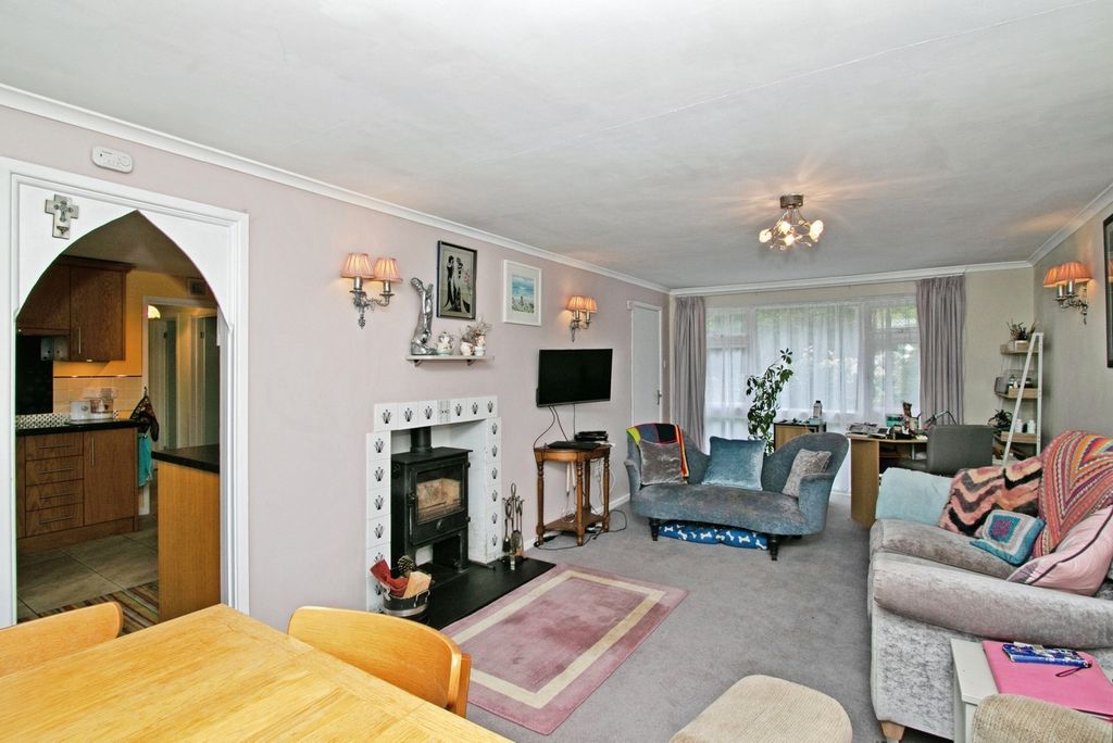 Property photo 3 of 16 Photo