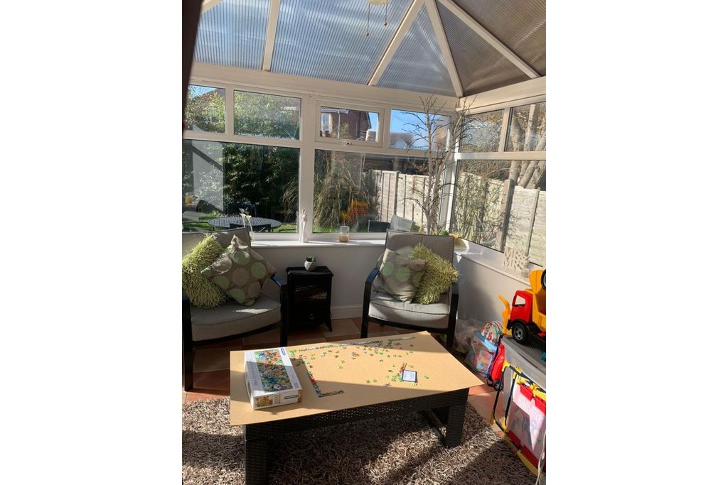 Property photo 3 of 12 Conservatory