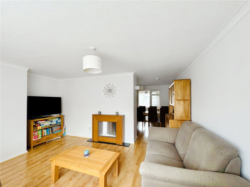 Property photo 3 of 21 Picture No. 17