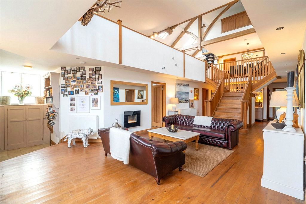 Property photo 2 of 50 Reception Hallway