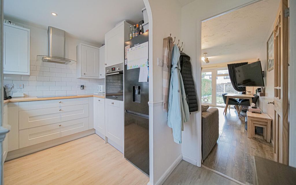 Property photo 3 of 12 P1066502.Jpg