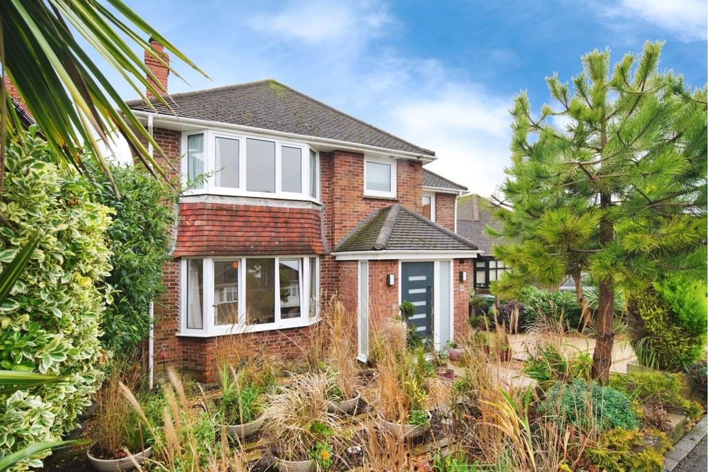 Property photo 2 of 37