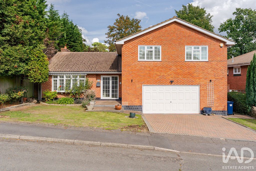 Property photo 2 of 23