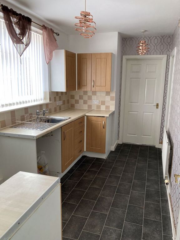 Property photo 1 of 9 Kitchen