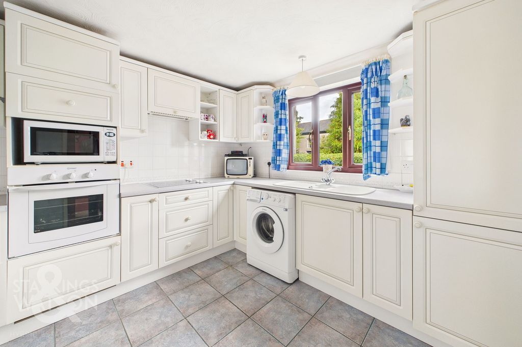 Property photo 2 of 26