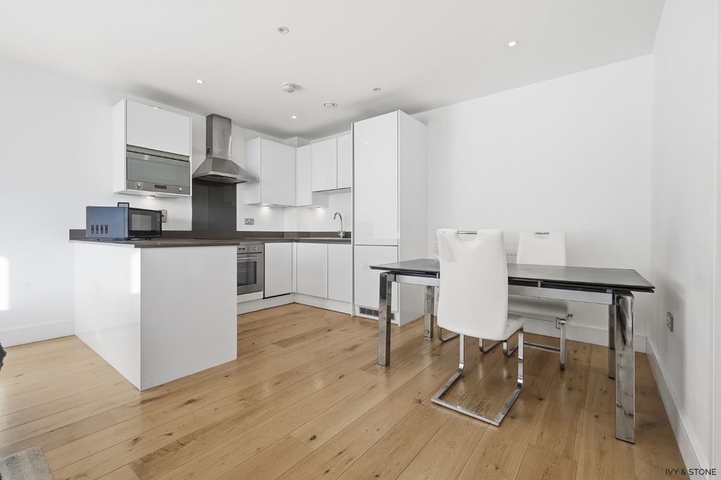 Property photo 2 of 19 3375051