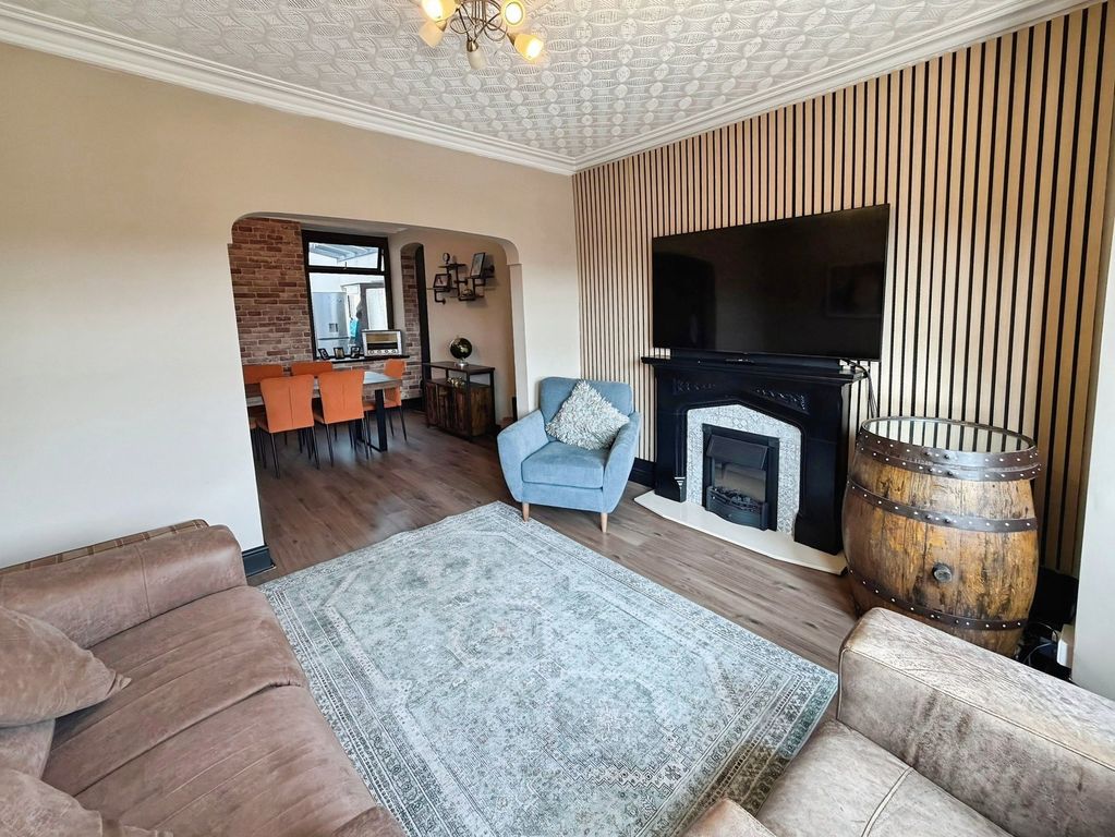 Property photo 2 of 37