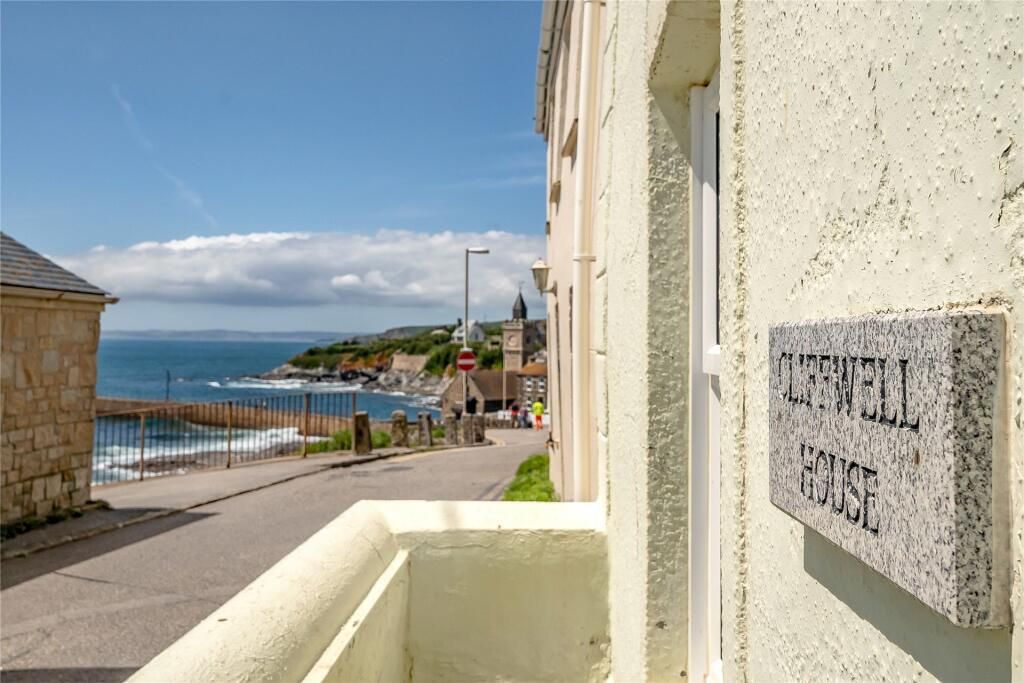 Property photo 1 of 33