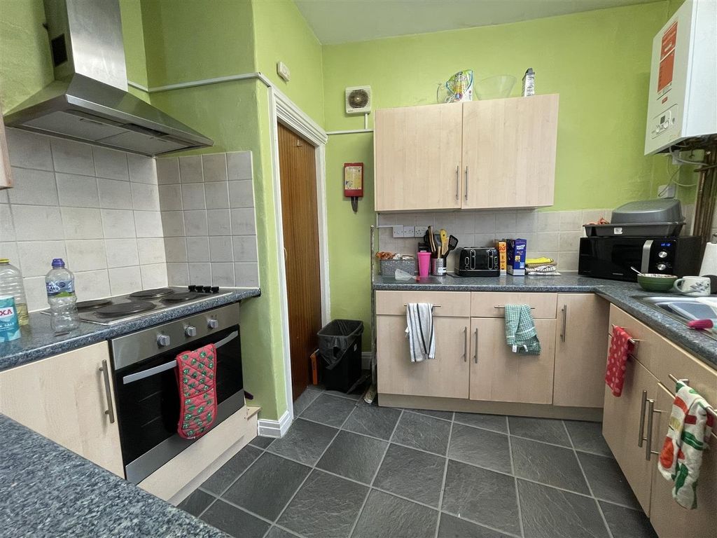 Property photo 3 of 11 Image00017.Jpeg