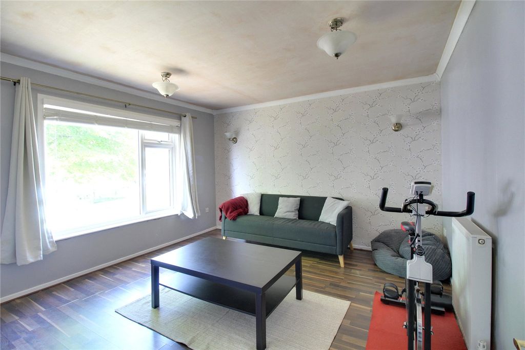 Property photo 3 of 14 Picture No. 05