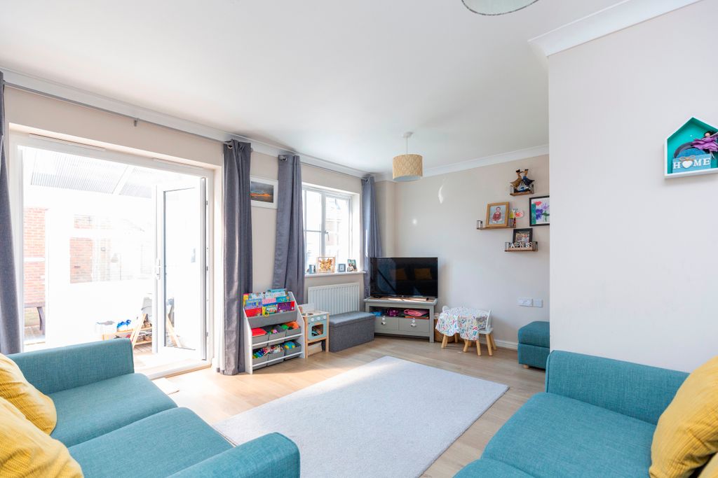 Property photo 3 of 18