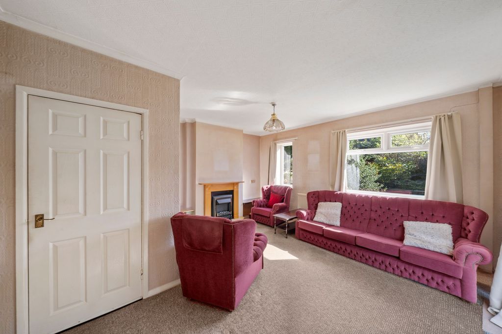 Property photo 2 of 21