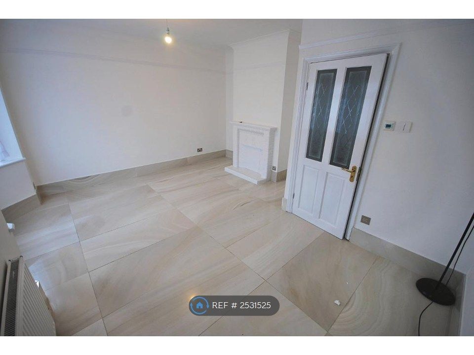 Property photo 2 of 11 Downstairs Bedroom