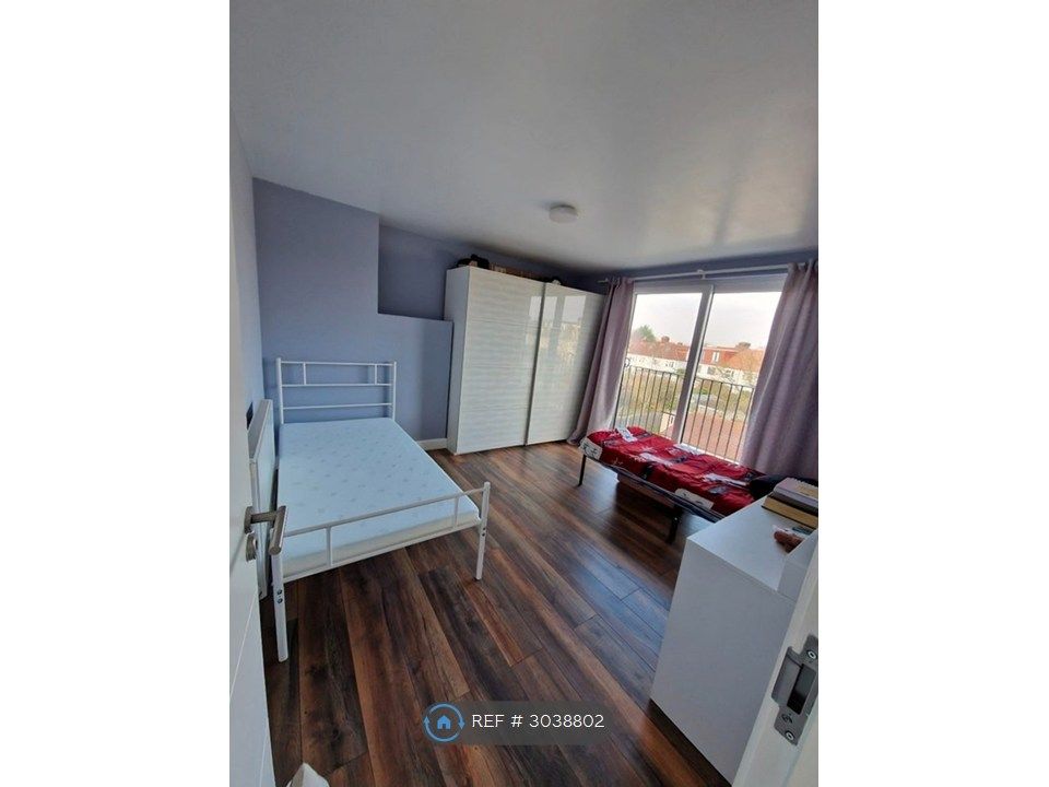 Property photo 3 of 6