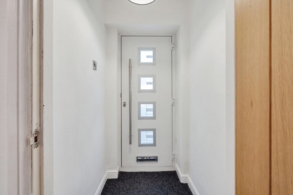 Property photo 2 of 15 Pbox-Img.Jpg