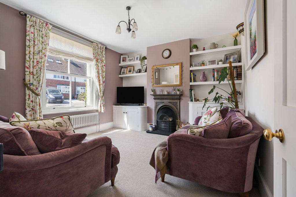 Property photo 2 of 16