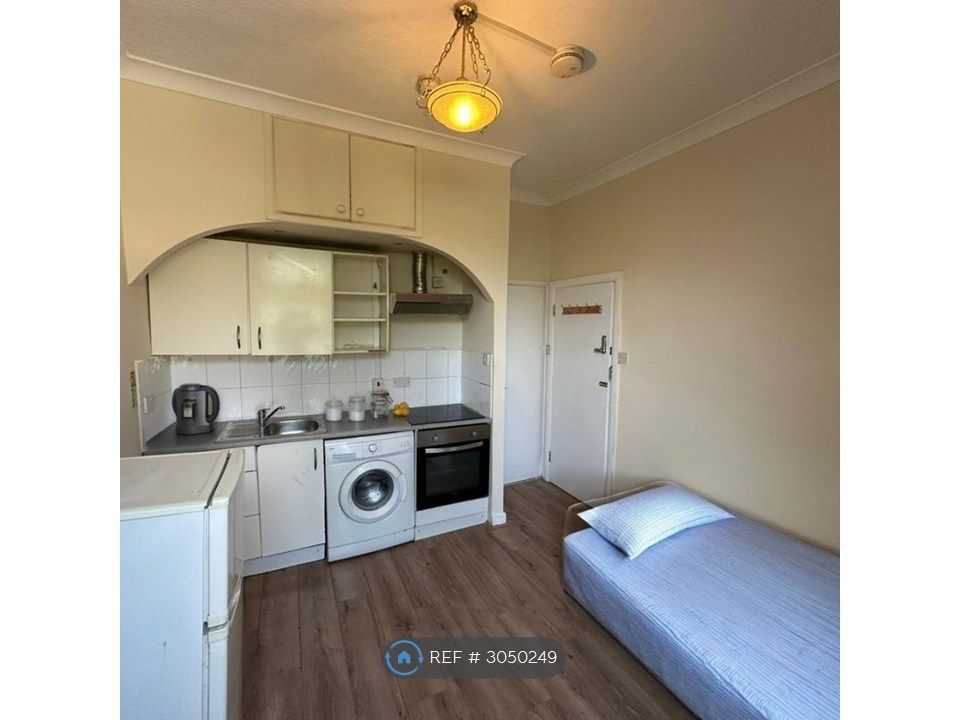 Property photo 2 of 6