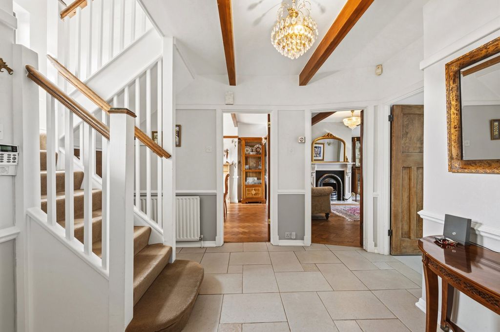 Property photo 2 of 22