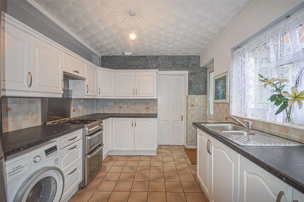 Property photo 3 of 15 Picture No. 21