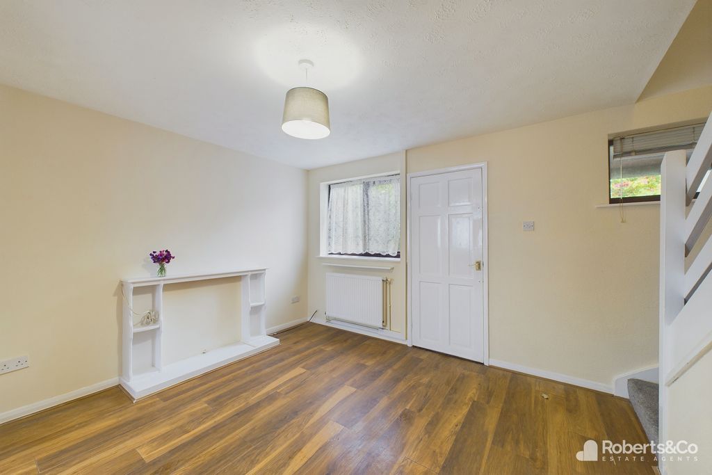 Property photo 3 of 10 Living Room