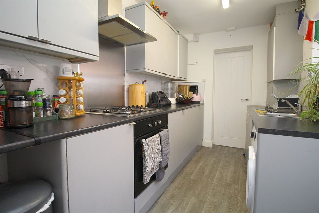 Property photo 2 of 23 Kitchen