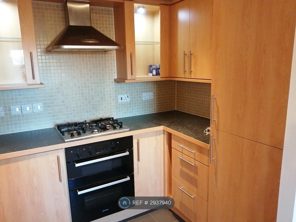 Property photo 3 of 17 Kitchen