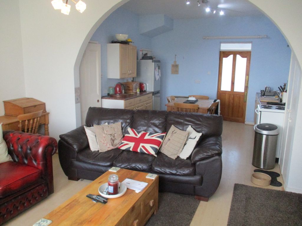 Property photo 3 of 37