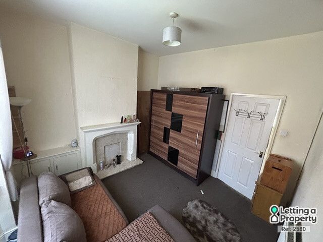 Property photo 3 of 11