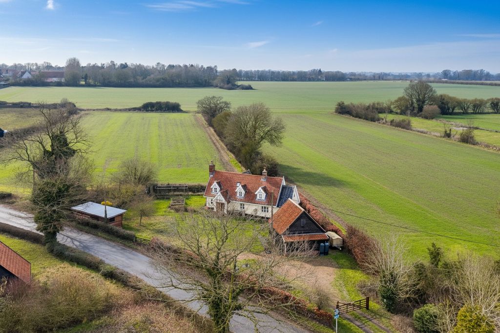 Property photo 2 of 33