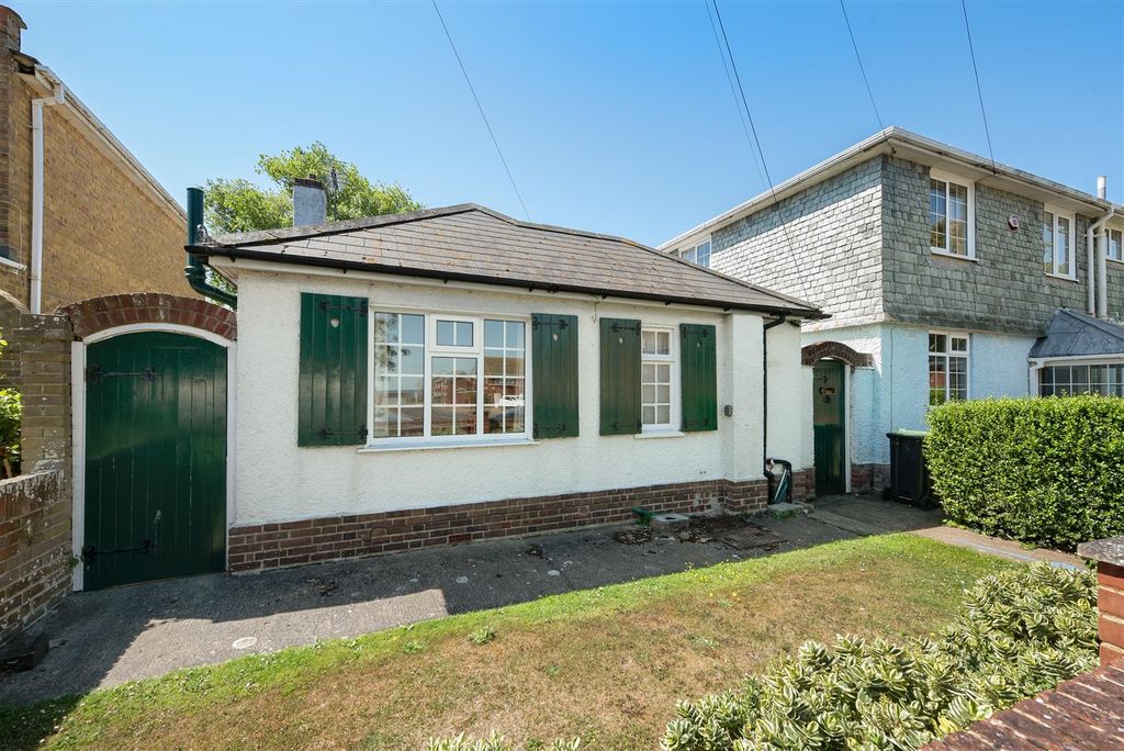 Property photo 1 of 14 Spencer Road, Birchington