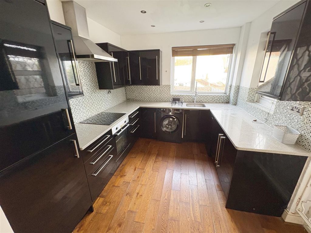 Property photo 2 of 23 Kitchen.Jpg