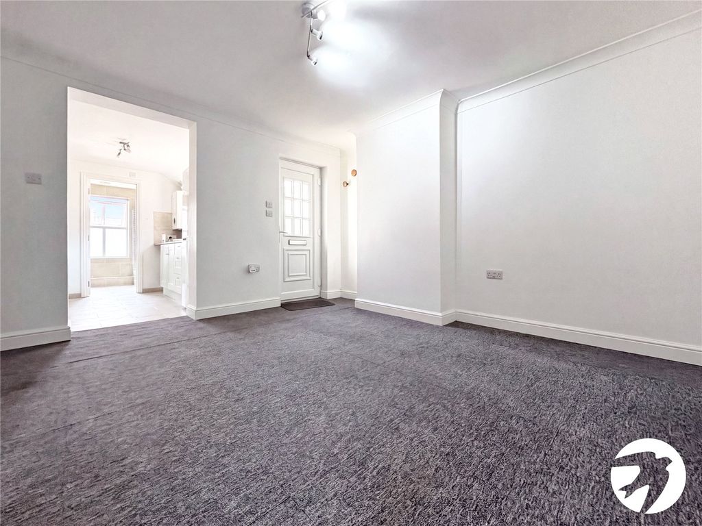 Property photo 3 of 12 Picture No. 10