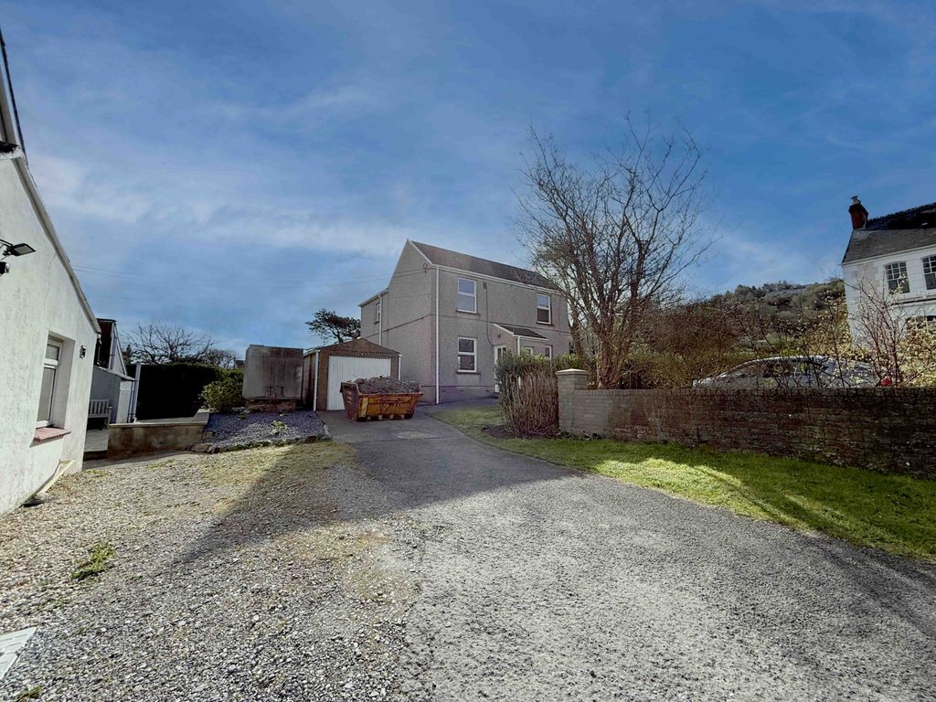 Property photo 2 of 19 Gallery