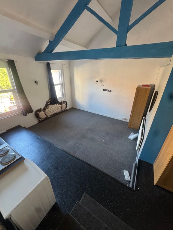 Property photo 1 of 5 Media