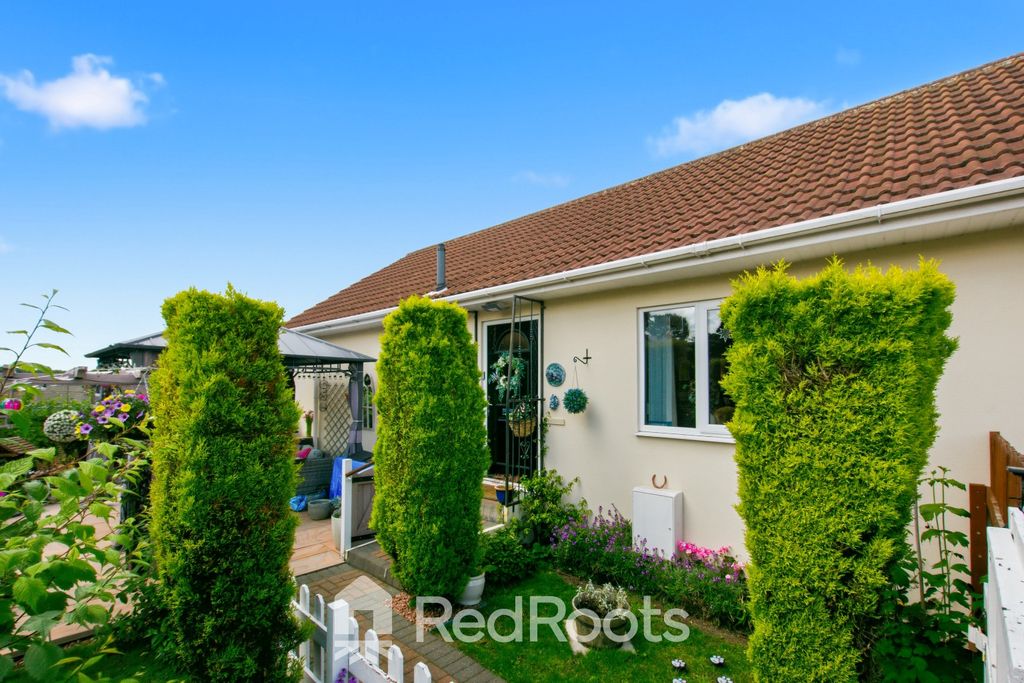 Property photo 1 of 23 5213801