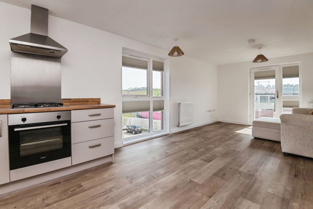 Property photo 3 of 10 Open Plan