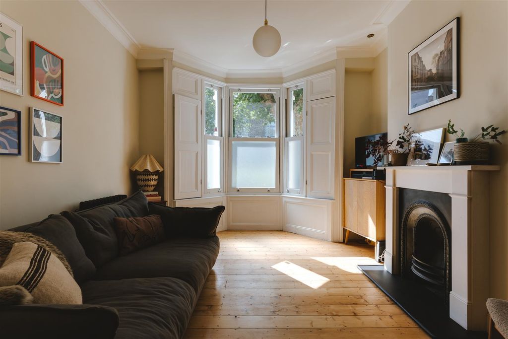 Property photo 3 of 30 Clifden Road-18.Jpg