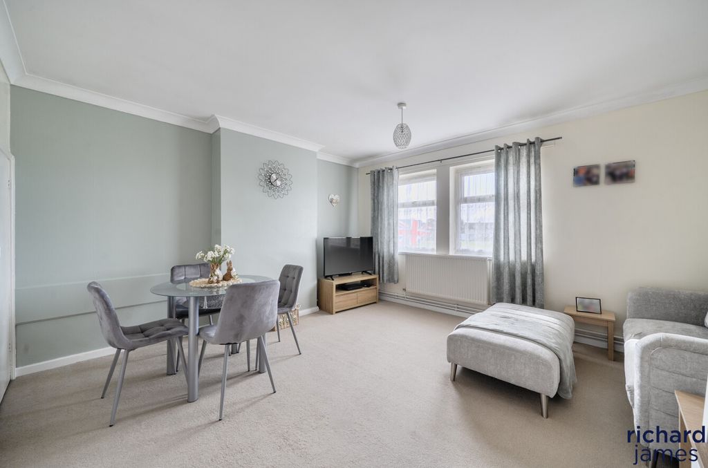 Property photo 3 of 24 7d72742Ced634378Aa2Dca629A0Bfd3F