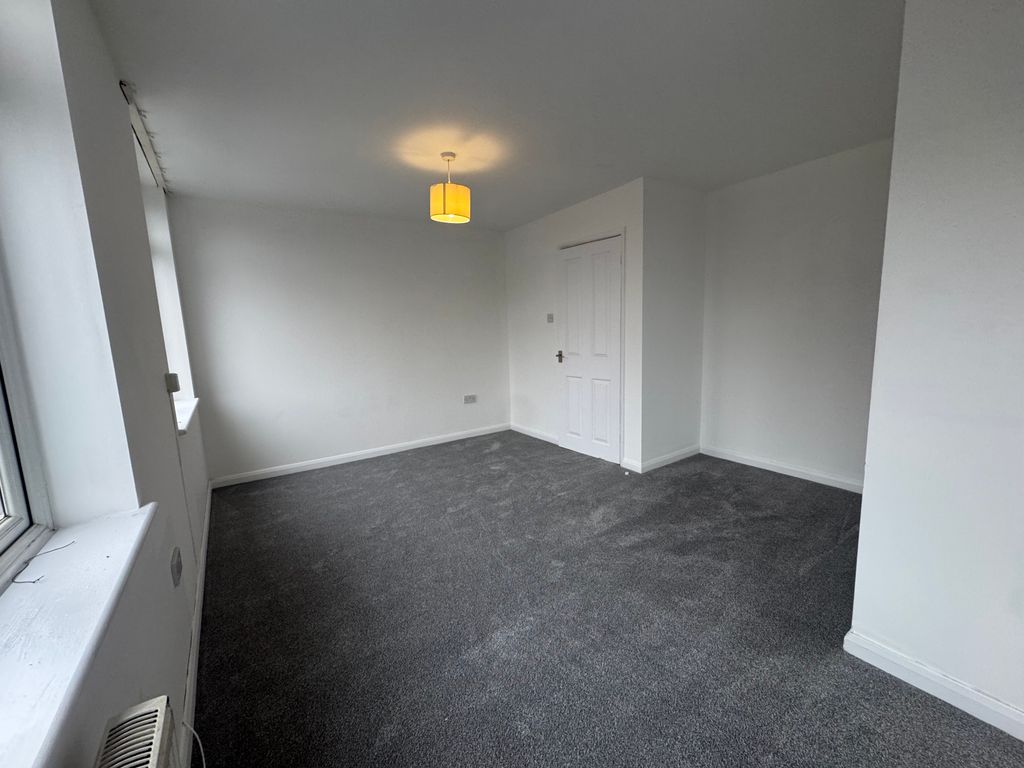 Property photo 2 of 5 Living Room