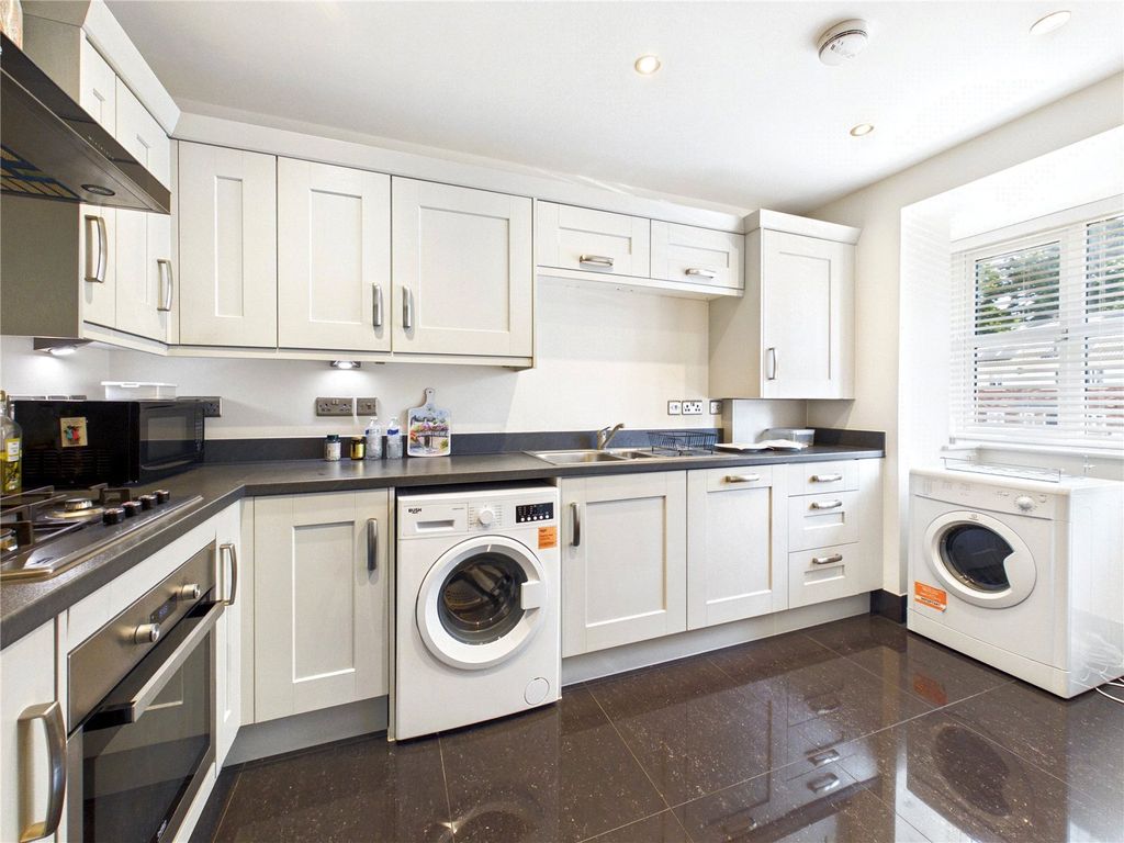Property photo 2 of 14 Picture No. 18